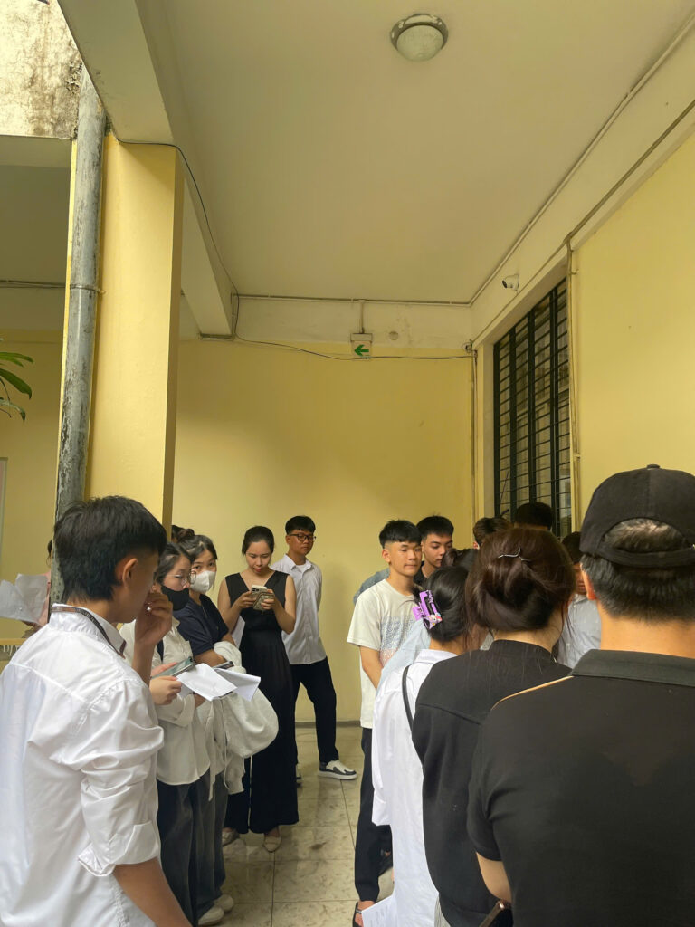 Tham gia hội thảo trường