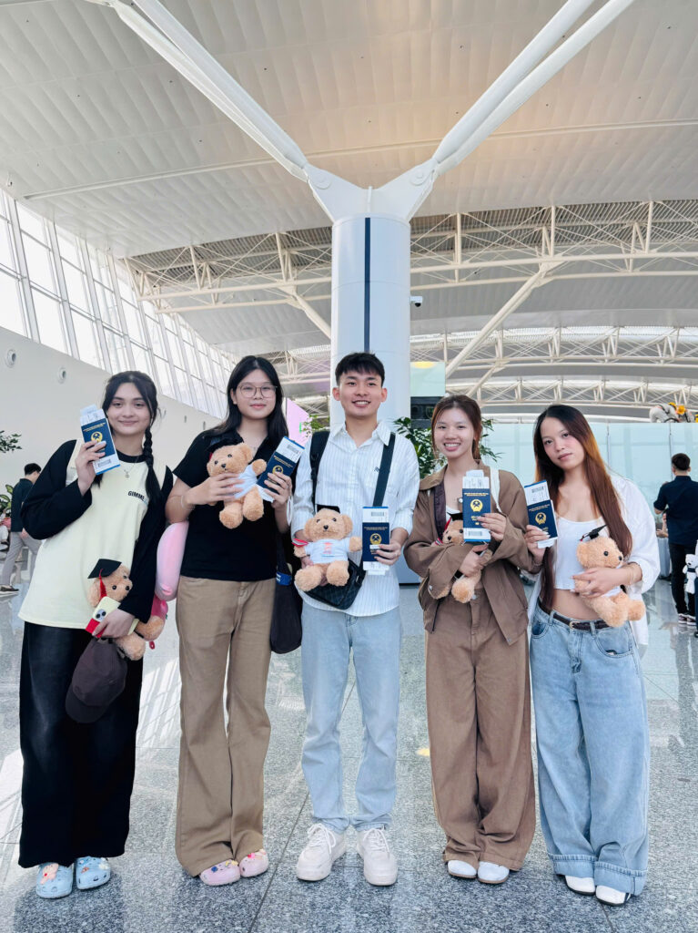 5 bạn trẻ- 5 ước mơ- 5 hành trình 